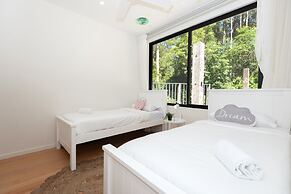 Daydream Cottage - Beachside Luxury in Lilli Pilli