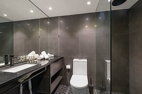 City Escape With Spa Access in Darlinghurst