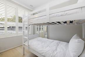 Spacious 5-bed Beach House With Ocean View