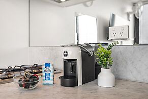 South Melbourne Apartment With Gym Access