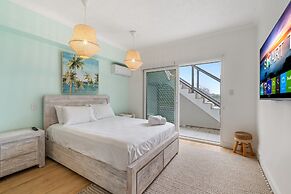 Spacious 2-bed With Private Rooftop & BBQ Access