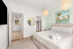 Spacious 2-bed With Private Rooftop & BBQ Access