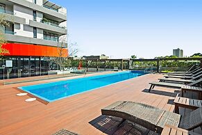 Stylish 2-bed Apartment Near MCG