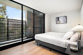 Stylish 3-bed Townhouse in Vibrant Fitzroy