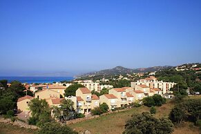 Chic Romantic Getaway in L'ile Rousse