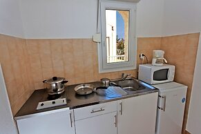 Chic Romantic Getaway in L'ile Rousse