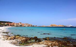 Chic Romantic Getaway in L'ile Rousse