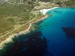Chic Romantic Getaway in L'ile Rousse
