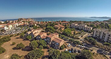 Chic Romantic Getaway in L'ile Rousse