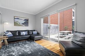 Elegant 3-bed Townhouse in Leafy Kensington