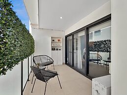 Peaceful 1-bed Unit in Leafy Yokine