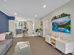 Peaceful 1-bed Unit in Leafy Yokine