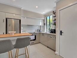Peaceful 1-bed Unit in Leafy Yokine