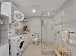 Peaceful 1-bed Unit in Leafy Yokine