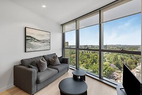 Modern City Escape With Pool Access and Views