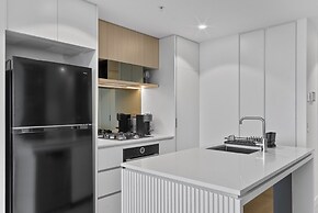 Modern City Escape With Pool Access and Views