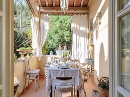 Villa in Camaiore With Pool & Tuscan Views