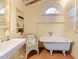 Villa in Camaiore With Pool & Tuscan Views