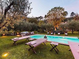 Villa in Camaiore With Pool & Tuscan Views
