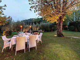 Villa in Camaiore With Pool & Tuscan Views
