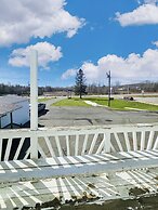 Katahdin Valley Motel