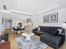 Luxury Beachfront 1-bed Apartment With Pool & Gym