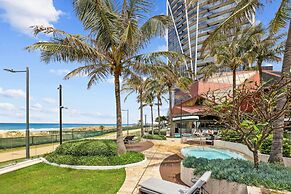 Luxury Beachfront 1-bed Apartment With Pool & Gym