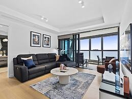 Luxury Beachfront 1-bed Apartment With Pool & Gym