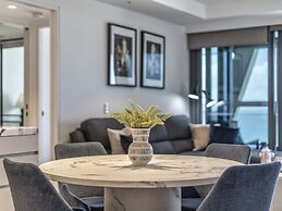 Luxury Beachfront 1-bed Apartment With Pool & Gym