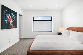 Brand-new 3-bed Townhouse in Pascoe Vale