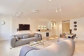 Sublim Apartment on Avenue Montaigne/eiffel Tower