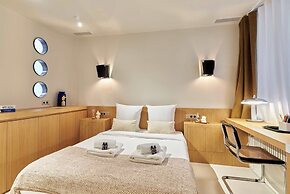 Sublim Apartment on Avenue Montaigne/eiffel Tower