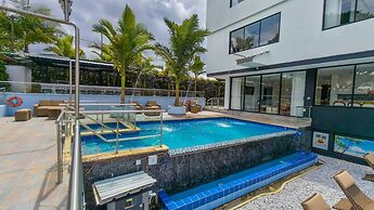 The Palms Hotel