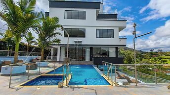 The Palms Hotel