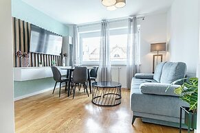 Stylish 1BR 1LR Vienna Center Homes