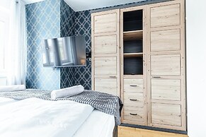 Stylish 1BR 1LR Vienna Center Homes