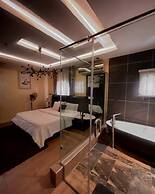 Reign Luxury Apartment