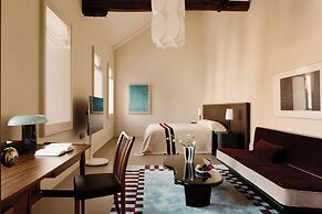 Sunyata Ren'ai Hall Hotel