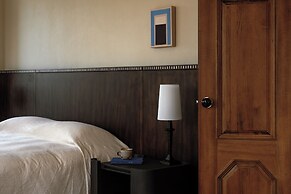 Sunyata Ren'ai Hall Hotel