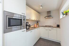 Modern Comfort, Close to the Beach