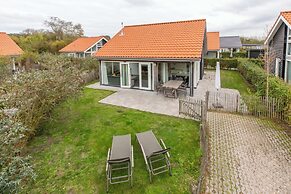 Modern Comfort, Close to the Beach