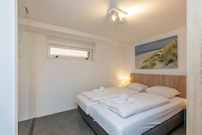 Modern Comfort, Close to the Beach