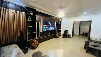 Deluxe Indulgence Hotel and Suites