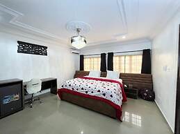 Deluxe Indulgence Hotel and Suites