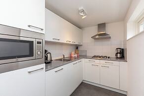 Wonderful Beach Holiday Home for 6