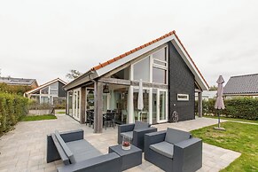 Wonderful Beach Holiday Home for 6
