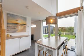 Wonderful Beach Holiday Home for 6