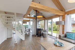 Beachside Modern Holiday Home for 6