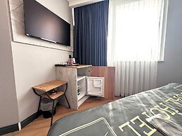 Dual Hotel
