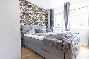1BR 1LR 9 Min Center King Bed Metro